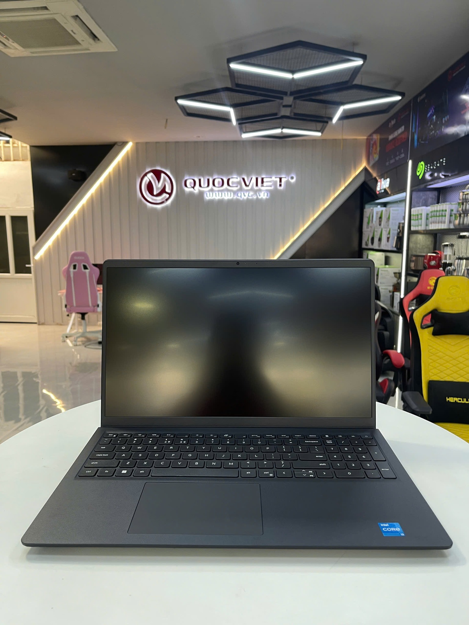 Laptop Dell Vostro 3530 i5-1334U/16GB/512GB SSD/15.6 FHD/Dos/Black NK